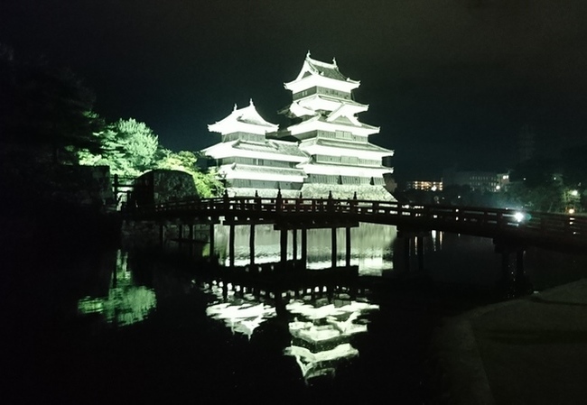 ライトアップされた松本城