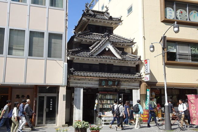 まるで松本城 青翰堂は地元でも有名な本屋さん 独立して田舎暮らし